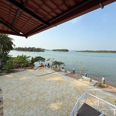 Kalyānpur The Glasswater By The Backwater Homestay מראה חיצוני תמונה