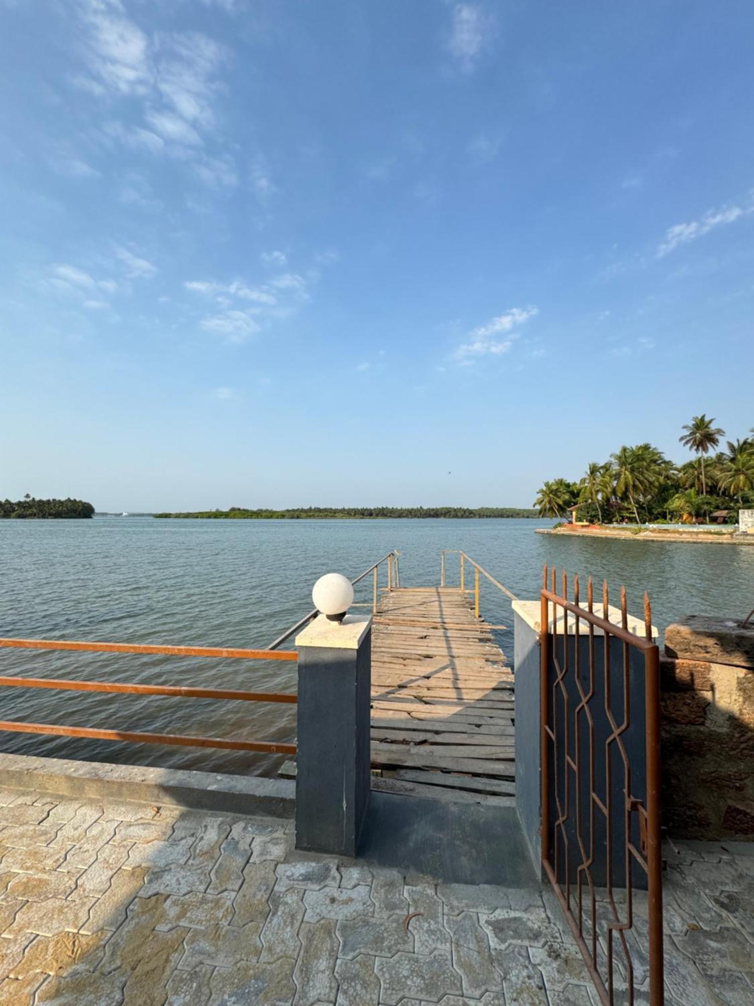 Kalyānpur The Glasswater By The Backwater Homestay מראה חיצוני תמונה